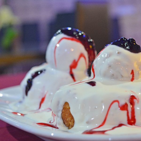 PAPANASI CU GEM AFINE SI SMANTANA / CURD CHEESE EITH BLUEBERRIES AND SOUR CREAM (400gr)